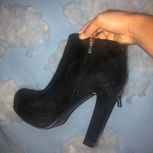 BCBGMAXAZIRA Black Ankle Booties
